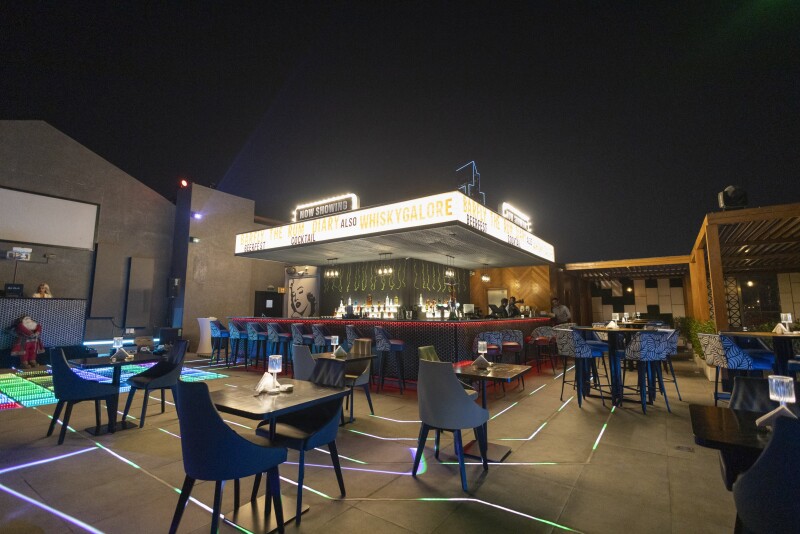High Five Bar and Lounge
